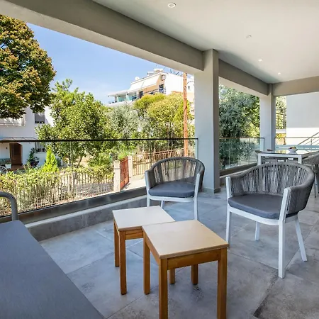 Ξενοδοχείο με διαμερίσματα Upartments 3*