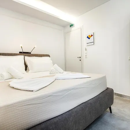 Upartments Ξενοδοχείο με διαμερίσματα 3*