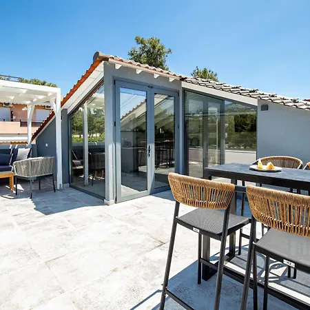 Upartments 3* פוטוס