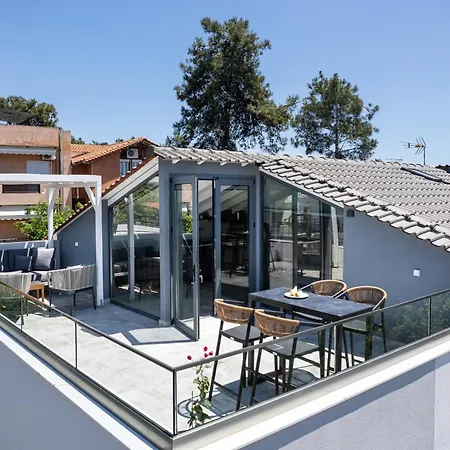 Ξενοδοχείο με διαμερίσματα Upartments 3*