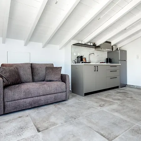 アパートホテル Upartments ポトス