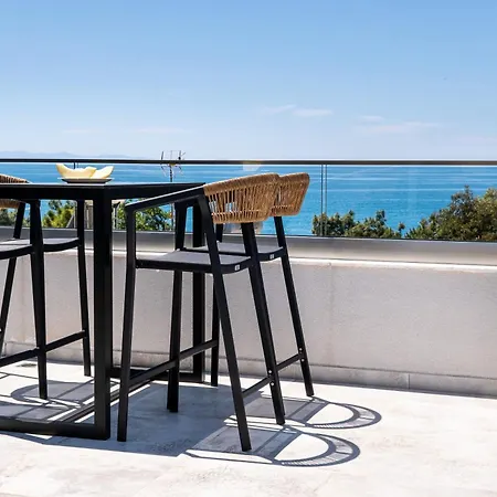 Ξενοδοχείο με διαμερίσματα Upartments 3*