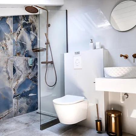 Upartments アパートホテル 3*