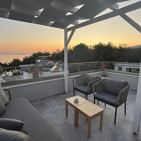 Ξενοδοχείο με διαμερίσματα Upartments 3*